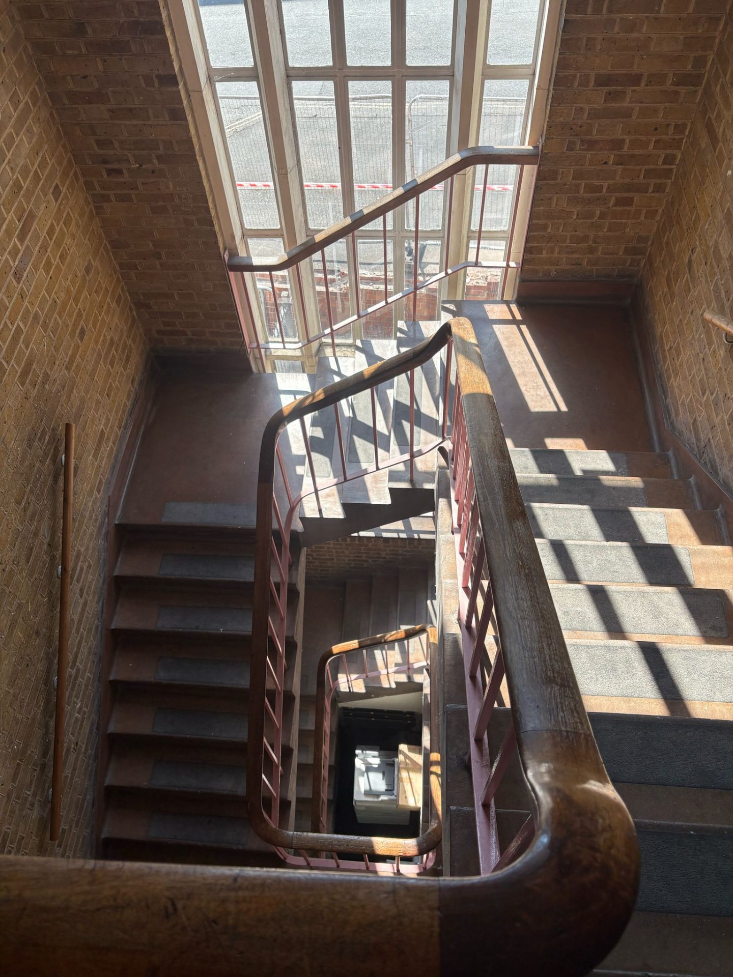 Amazing results on clean of commercial concrete flooring in Bristol 1 Extra1 scaled