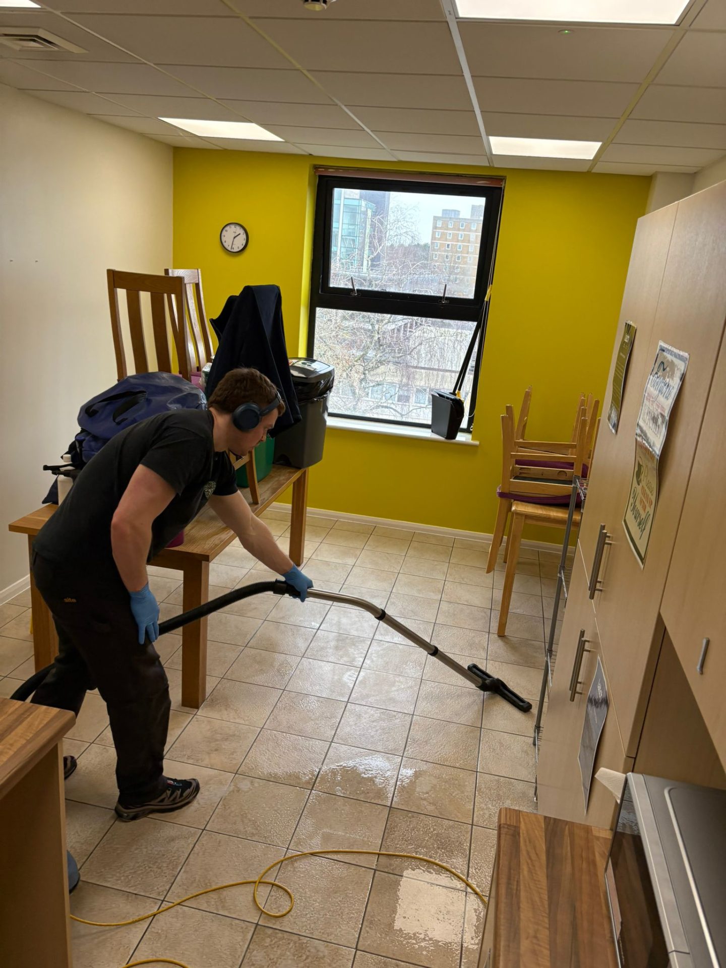Great results on commercial carpet & hard floor cleaning in Cardiff Hospital 1 Commercial cleaning in Cardiff
